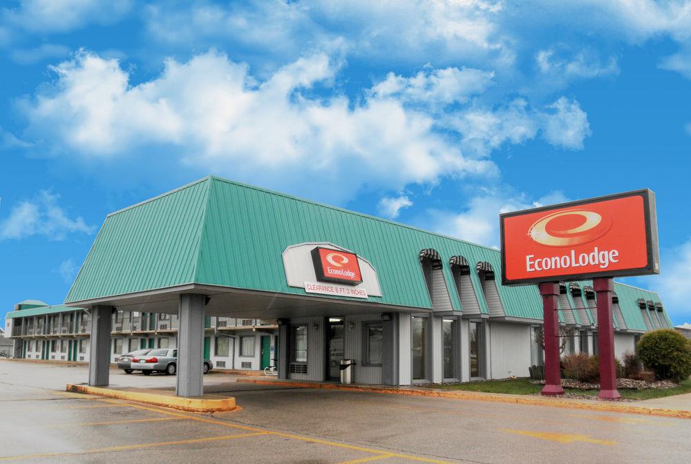 Spencer Inn & Suites Εξωτερικό φωτογραφία