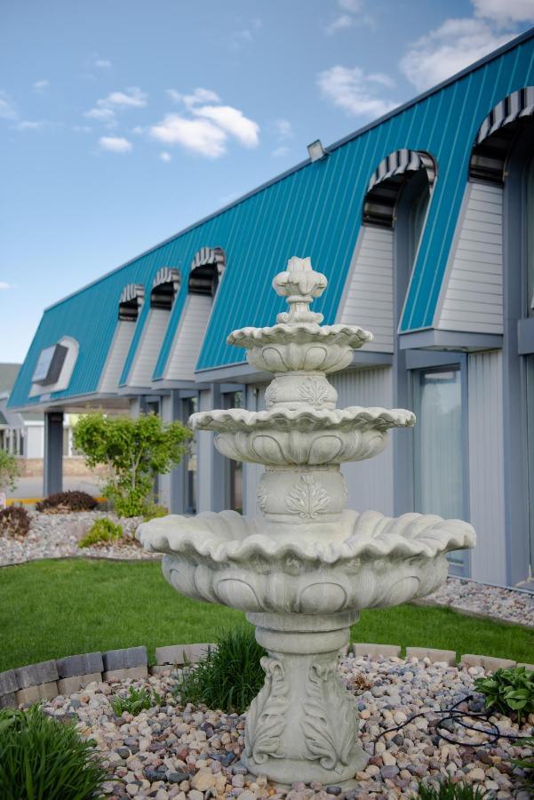 Spencer Inn & Suites Εξωτερικό φωτογραφία